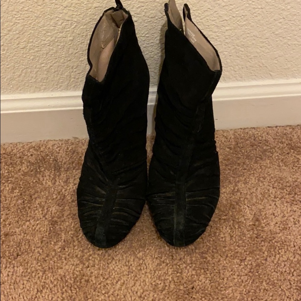 Nine West suede bootie heel size 7